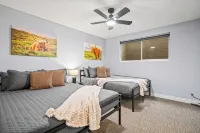 Luxury Mesa Oasis with Free Heated Pool - 4성급