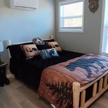 Charming 2-bedroom lodge with WiFi, AC in beautiful Somerset