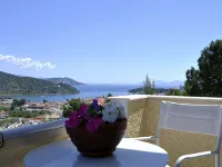 Treehouse Holiday Homes Hotels in Ermioni