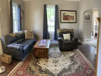 4 BEDROOM HOME IN MANISTEE MI.  Walk to the Lake! Deck! Hotele w: Manistee
