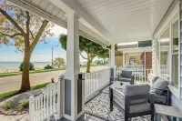 Enjoy Lakefront living with family!