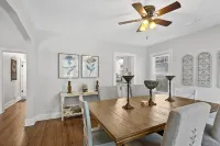 Craftsman Bungalow W/ King Beds & Stocked Kitchen.