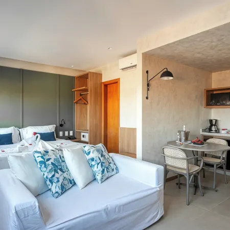 Malibu Plaza Hotel