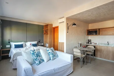 Malibu Plaza Hotel