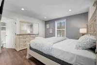 New Modern Luxe Lakeview Retreat: Lake Access, HotTub, Game Room, Firepits, Pets - 4-Star