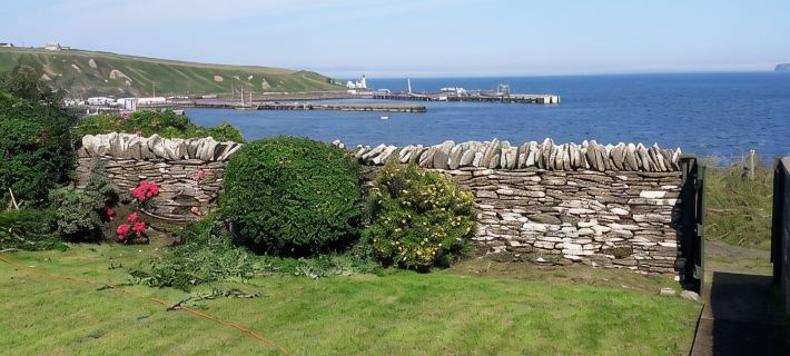 Bungalow with sea-view, near small town of Thurso. Hotel di Thurso