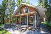 Black Bear Cabin central location to all Leavenworth's outdoor activities.