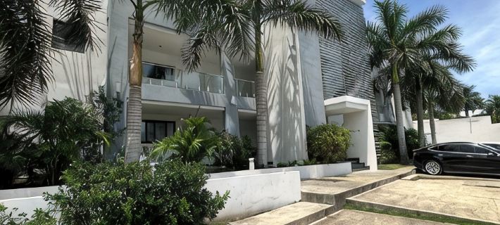 Beachfront Ultra Luxury - New Modern 2 Bed/2.5 Bath Ξενοδοχεία στην πόλη Simpson Bay