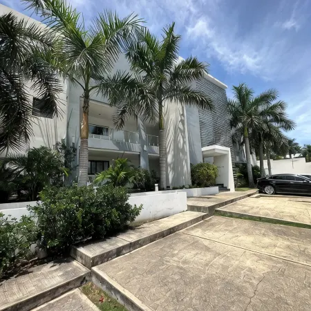 Beachfront Ultra Luxury - New Modern 2 Bed/2.5 Bath