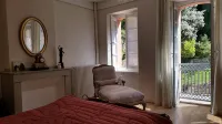 Charming house and small paradise of greenery - พร้อมระเบียง