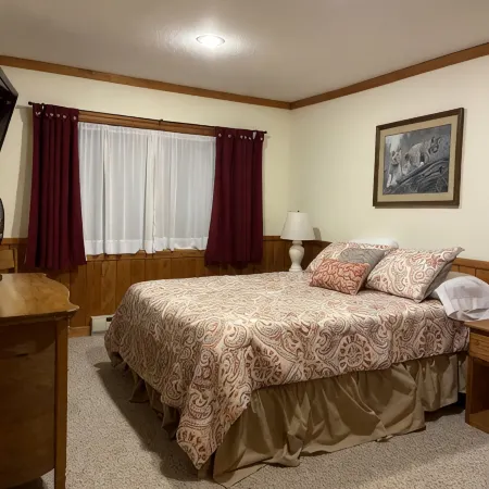 182 Shamrock Circle, Snowshoe, WV 26209  4 bedroom + loft on the top of the mtn