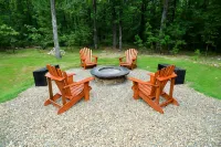 The Wild Buck, A Secluded Cabin that Borders the National Forest