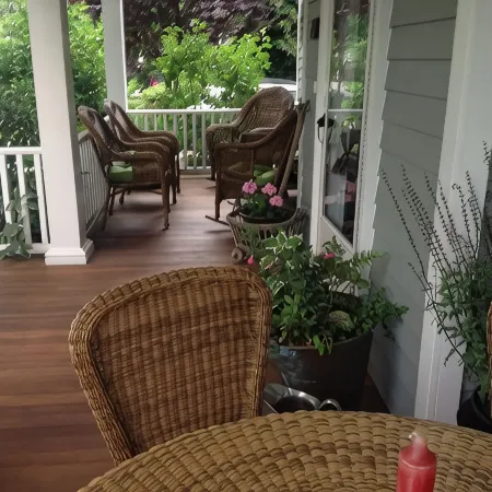 Private & Spacious Five Room Suite..Steps To Bay Beach and walk to Village.