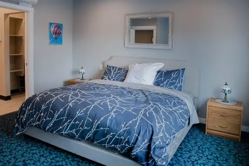 Downtown Salem Oregon Loft Apartment 227 w/ Decks and Parking - 3 ดาว