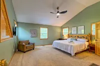 STUNNING Mountain VIEW Lodge for 14! - Hytter