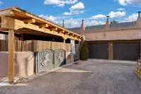 Native Charm Adobe Guesthouse in Historic Old Town with wifi, AC, patio grill. - Bungalows