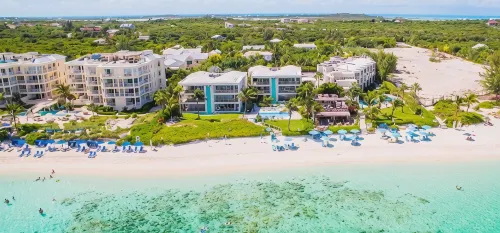 Top Floor, Oceanfront Luxurious 1-Bedroom Suite w/ Spacious Balcony and the Reef - 3-Star