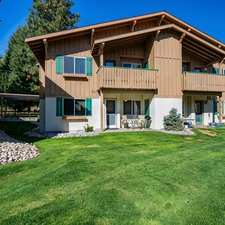 Alpine Escape (2 Bed/2 Bath)