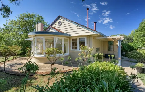 Captain’s Manor- perfect location! Close to everything around Corowa Rutherglen. - Wi-Fi