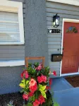 RED DOOR HOUSE! - 4-Star