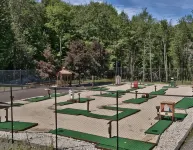 Walk to Beach, Spacious Backyard