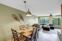 New Hampshire vacation getaway with gorgeous mountain views—ski, hike, swim! - Wifi