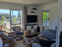 Vacay Hahei - 1 Bed Elevated Apartment a short walk to the beach Hotels in Hahei