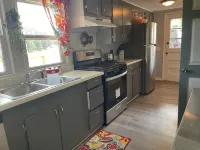 Nana's House located in the MO Ozarks close to many rivers for floating. - Homestays