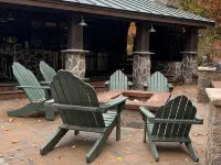 Kresge Luxurious Grand Cabin at Stratton and Bromley Mountains. Hotels in Winhall