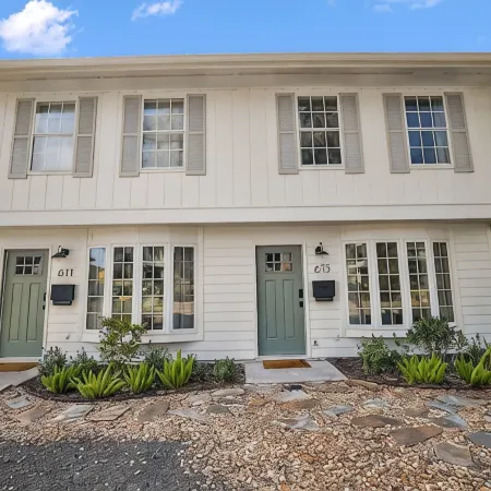 Closest Stay to Downtown Mt Dora - Renovated - Walk Everywhere - 5-Star Reviews