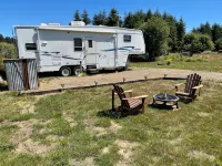5th wheel on lot. - 3-Star