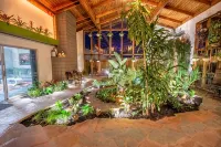 Beautiful Oasis Home - 5 min to Strip & Airport! - Bungalows