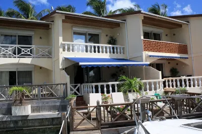 Luxury Villa Emerald Dreams in Upscale South Finger with Highest Guest Reviews Hotels in 