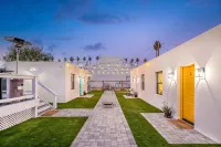 Be in the Heart Of Chandler, Walking Distance to Golf, Shops, Resturants, & More - 4-Star