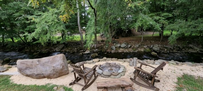A Rushing Stream of Dreams Creekside Cabin 1 min to National Park! Hotels in Cosby