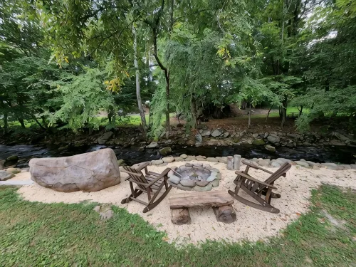 A Rushing Stream of Dreams Creekside Cabin 1 min to National Park! - Hytter