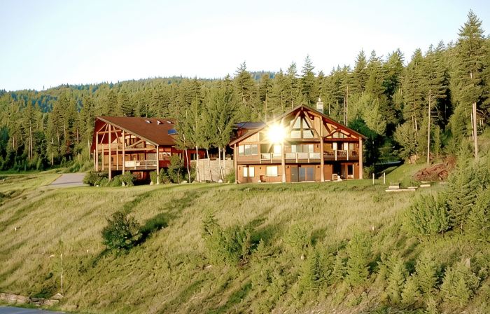 Private Luxury on 8acers with Amazing views and Spacious Accommodations
