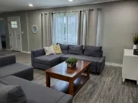 Spacious 3-bedroom home, off I-64 & 35, sleeps 11 Hotels in Scott