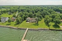 Waterfront Home on the Chesapeake Bay with Pier only 30 min from naval academy - Homestays