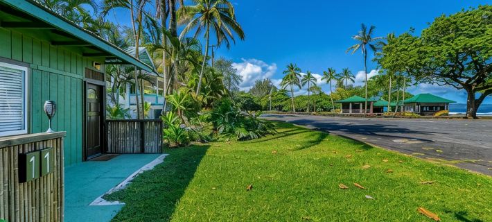 Hilo Hawaiian Beach Apartment Hotels in Hilo