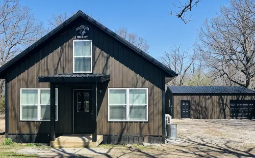 Loft near Bennett Springs State Park - Wifi