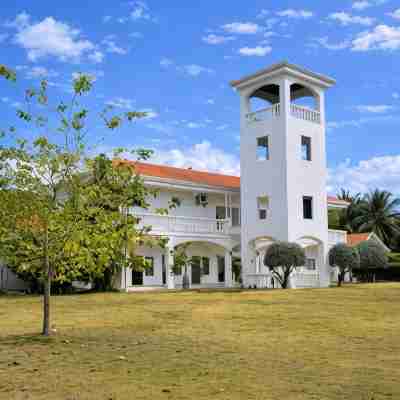 Casa Blanca by the Sea Hotel Exterior