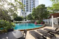WHITE HOUSE STRAITS QUAY MARINA LUXURY STAY GURNEY - Pools