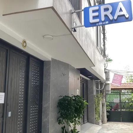 Era Apartment Khuc Thua Du Отели рядом с достопримечательностью «Парк Thu Le»