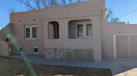 The Jalapeño- Historic Adobe Home in Walkable Area - Homestays