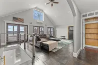 Stunning VT lake house- dog friendly - 4-Star
