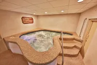 Mountain Condo on Bus Line, Walkable to Downtown. - 4-Star