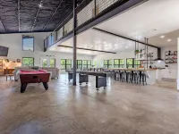 Xenia Creek Barndo l hot tub l pool l Valley Mills, Clifton, Waco, Gatesville Hoteles en Condado de Bosque