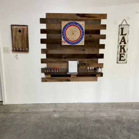Secluded + Fire Pit + Game Room. Less than 1 mile to 7 Points