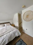 Cozy cabin >> Hottub, WiFi, AC. Easy access to outdoors activities year around
